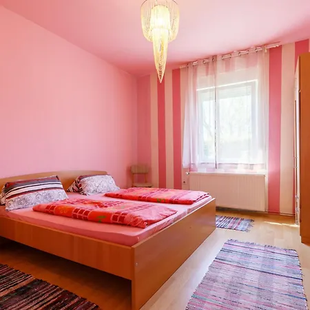 Keszeg-2 By Interhome شقة *